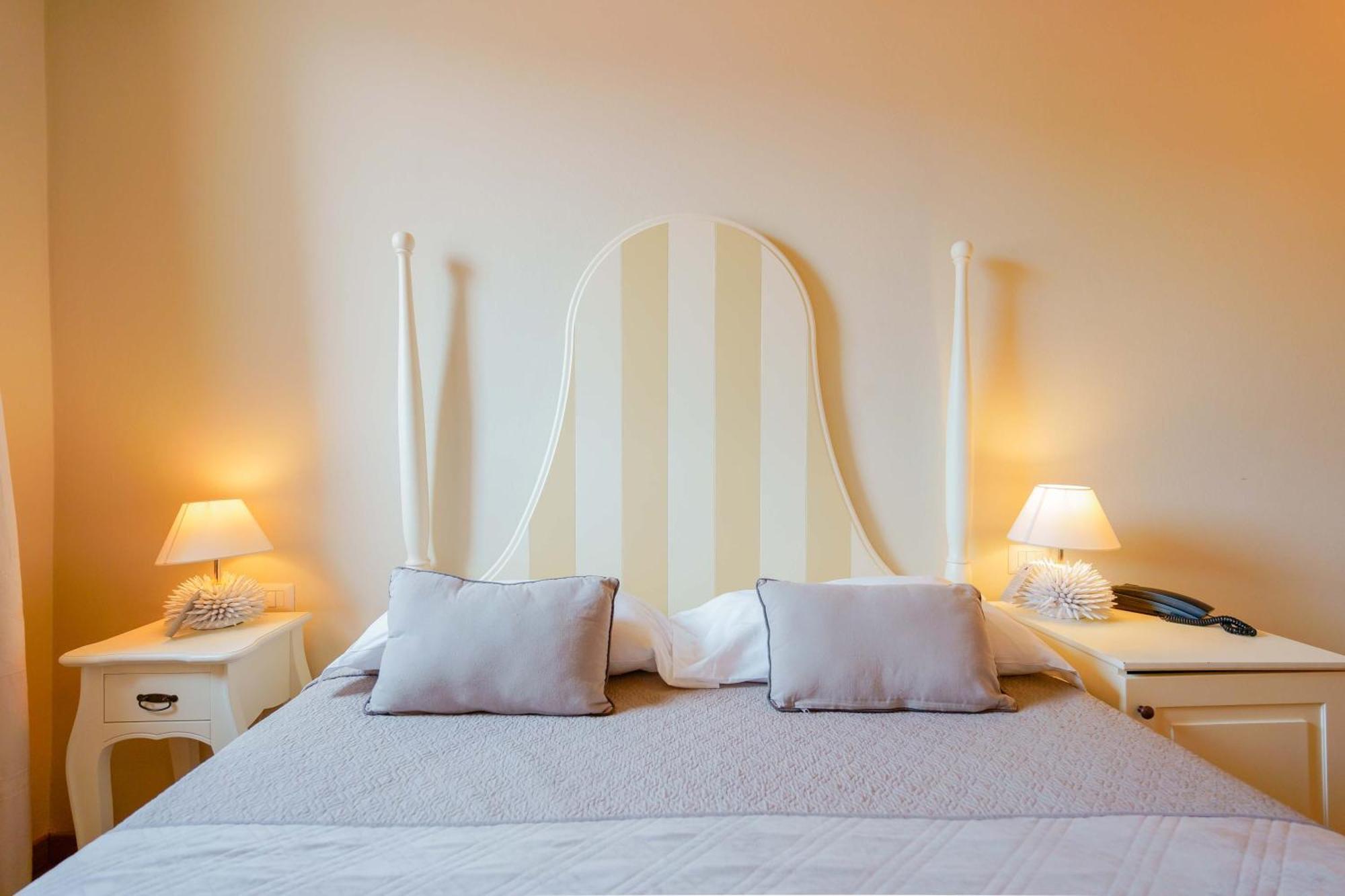 Hotel Palazzo Pischedda Bosa Habitación foto