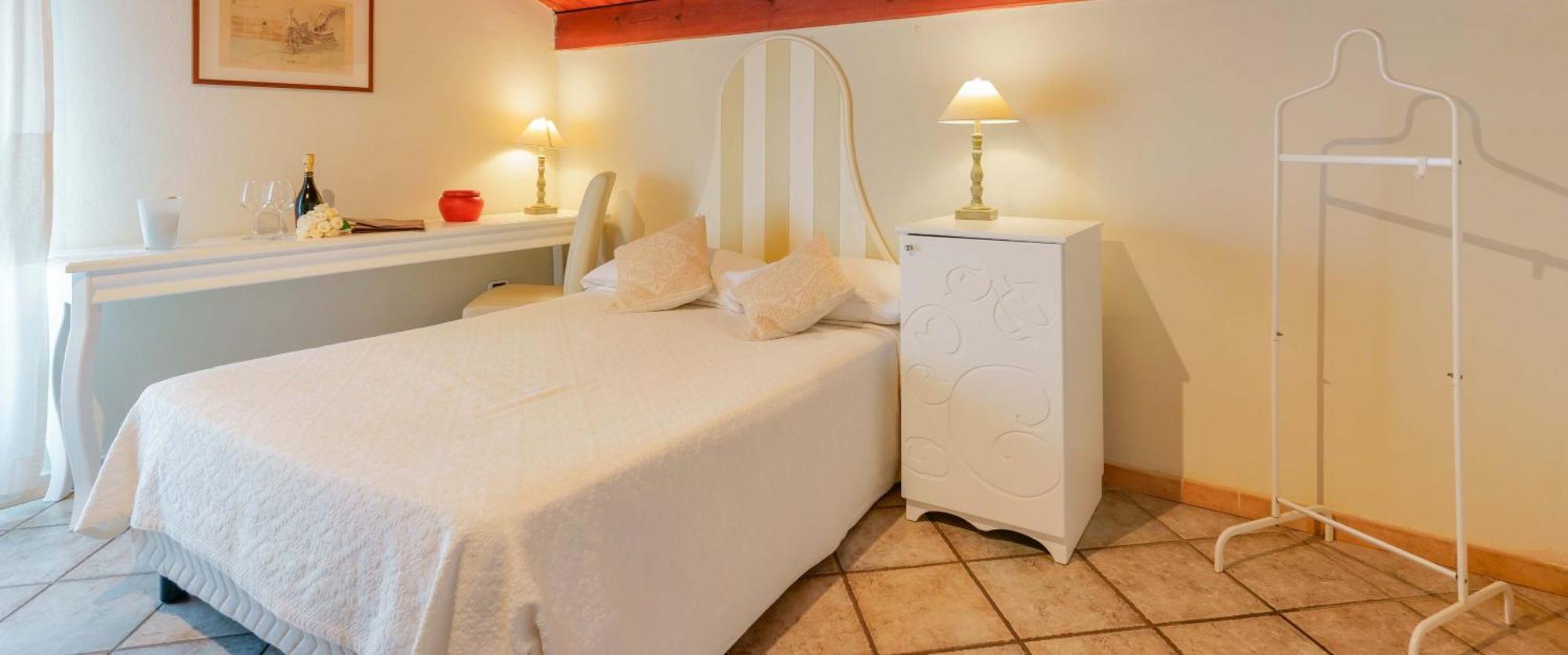 Hotel Palazzo Pischedda Bosa Habitación foto
