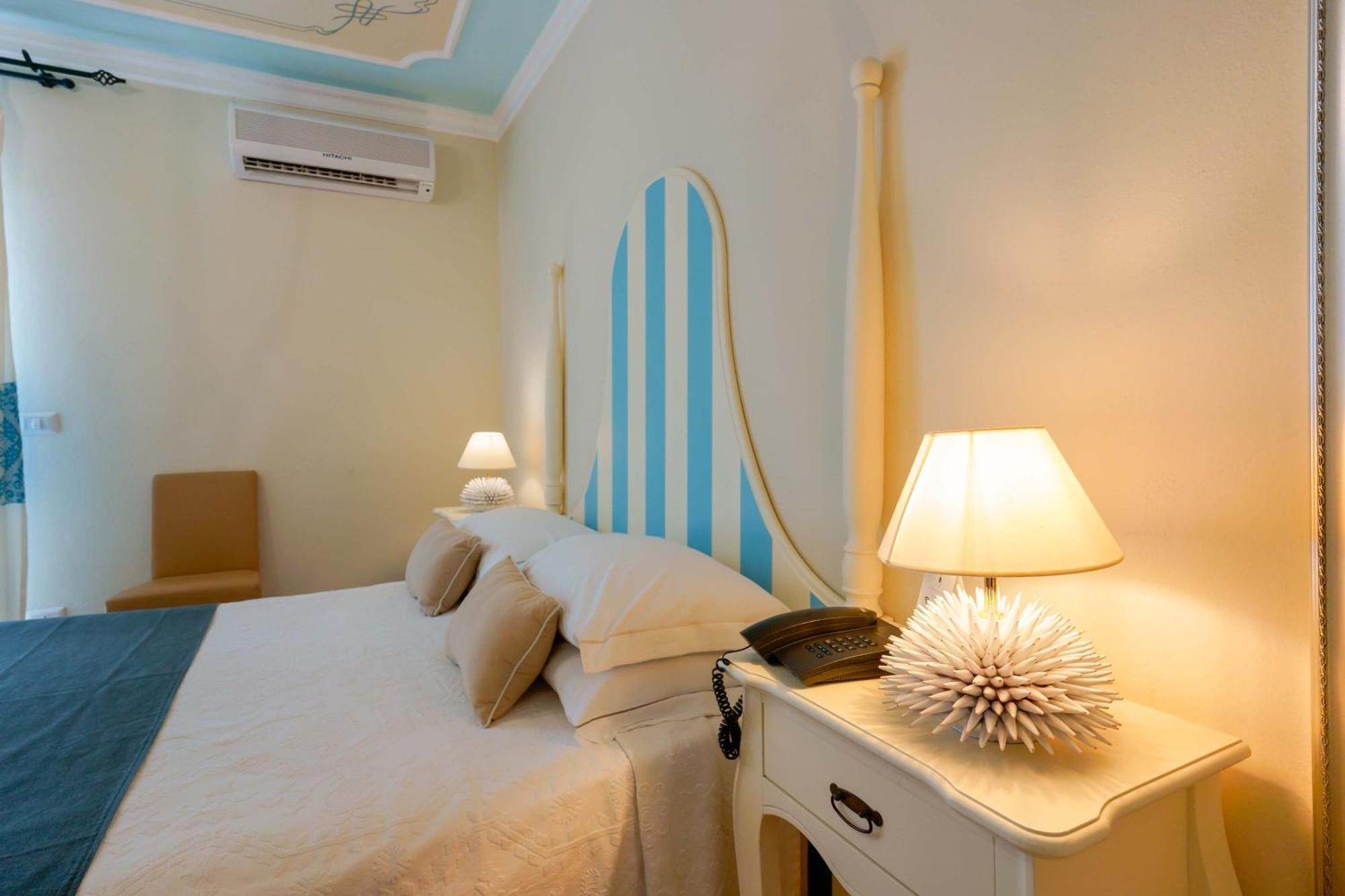 Hotel Palazzo Pischedda Bosa Habitación foto